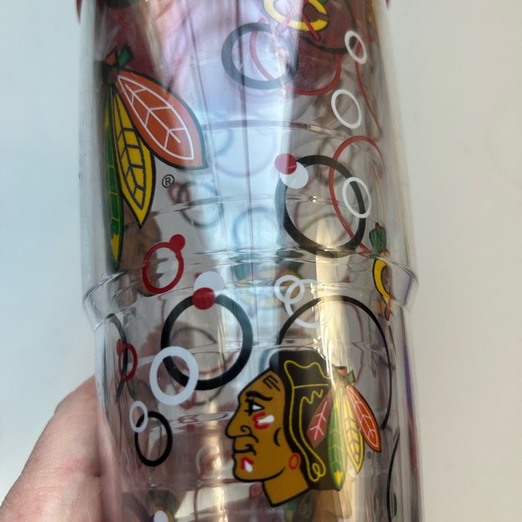 Tervis Chicago Blackhawks hockey overall plastic tumbler red lid 24 oz - Picture 2 of 6